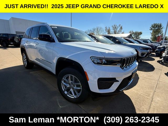 2025 Jeep Grand Cherokee Laredo's photo