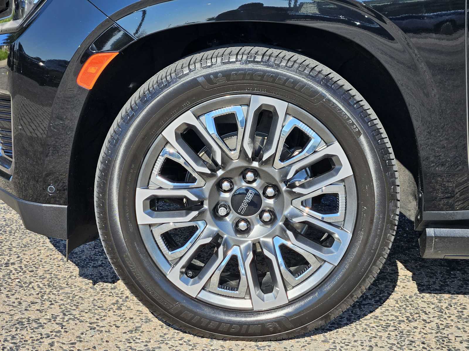 2023 Gmc Yukon XL Denali Ultimate photo 3