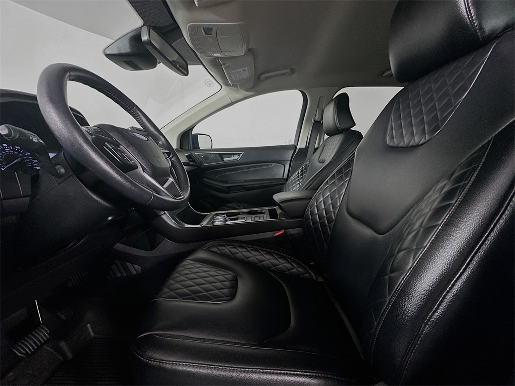 2024 Ford Edge Titanium photo 18
