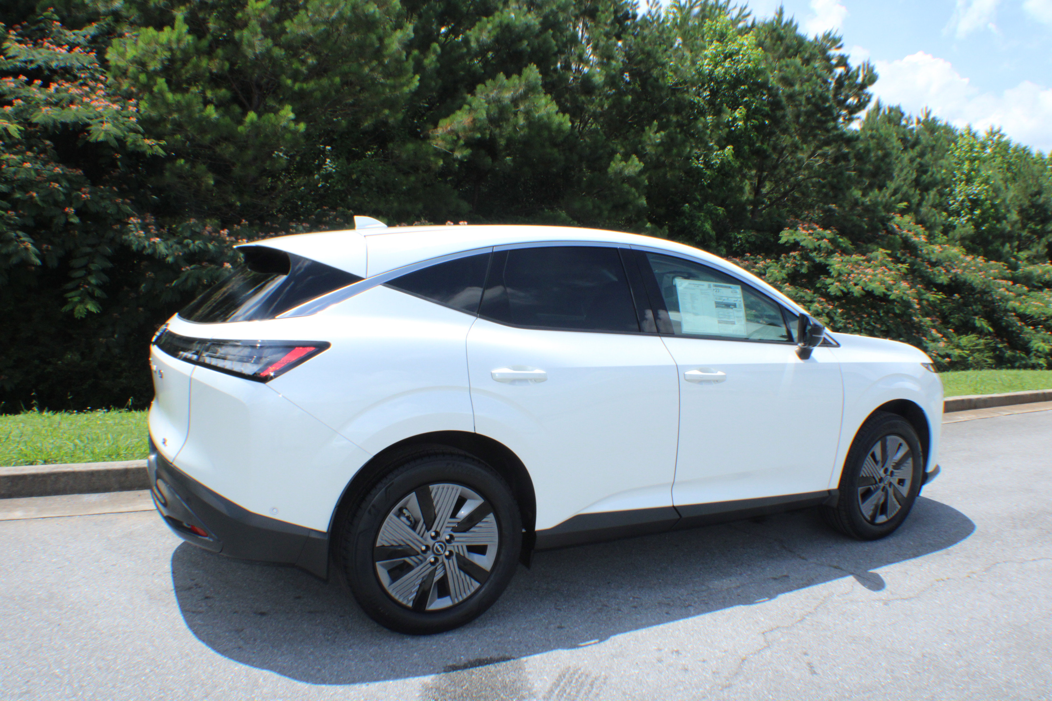 2025 Nissan Murano SL photo 2