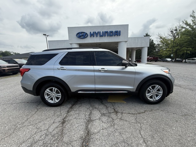2020 Ford Explorer XLT photo 2