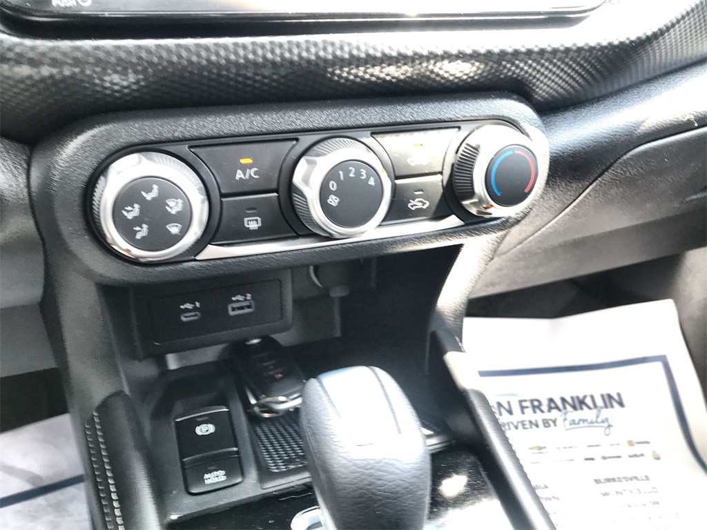 2023 Nissan Kicks SV photo 17