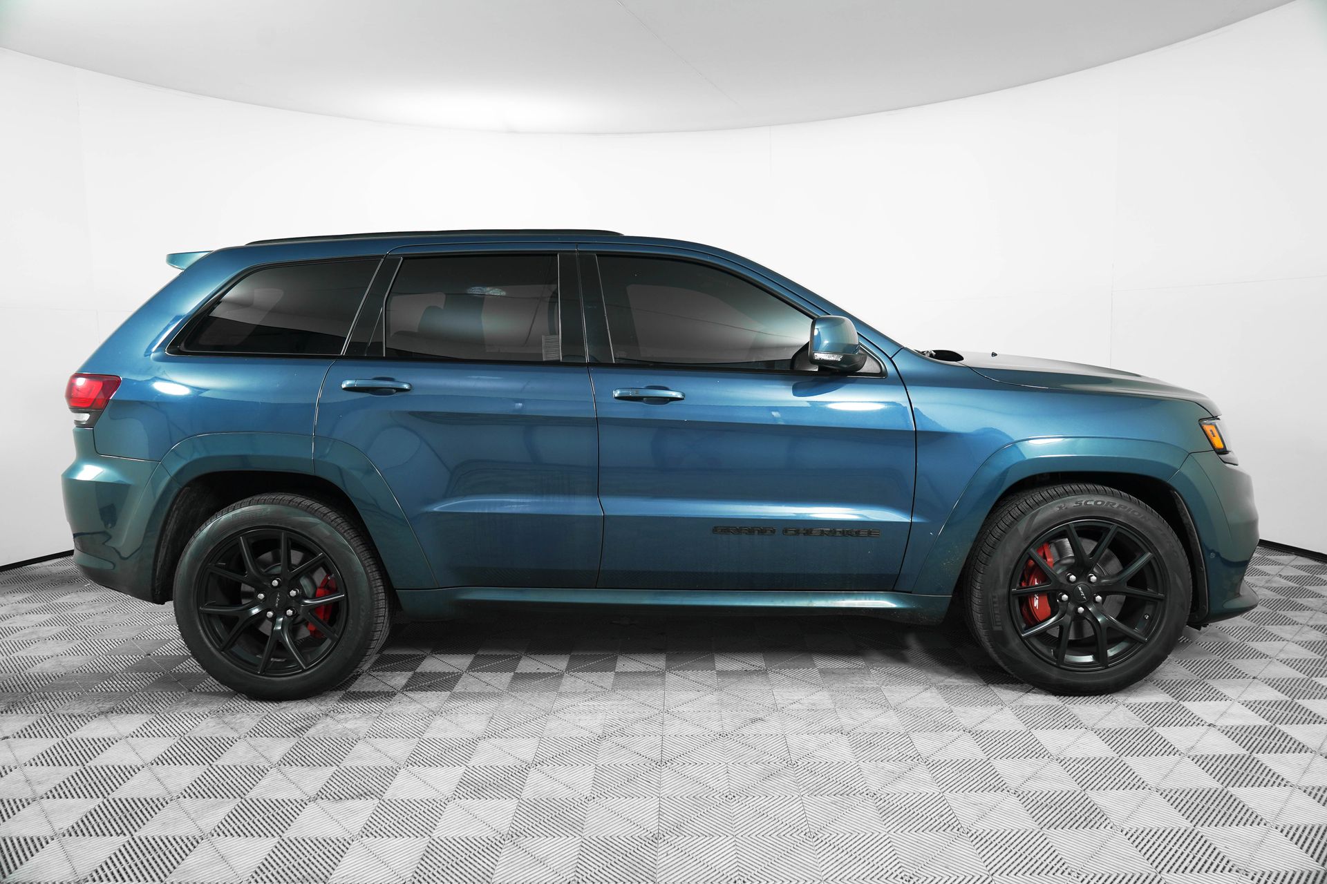 2021 Jeep Grand Cherokee SRT8 photo 4