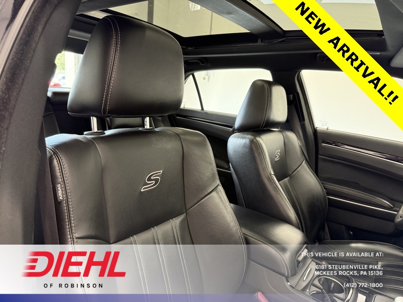 2022 Chrysler 300 S photo 11