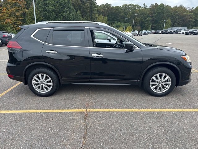 2019 Nissan Rogue SV photo 4