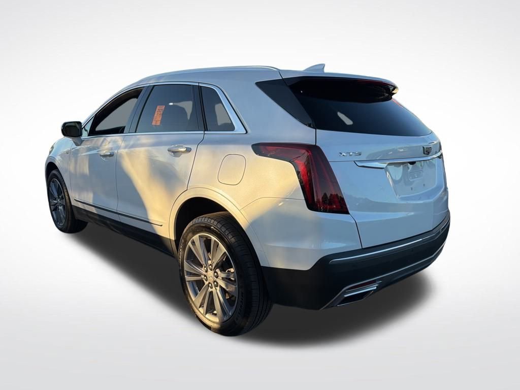 2025 Cadillac XT5 Premium Luxury photo 3