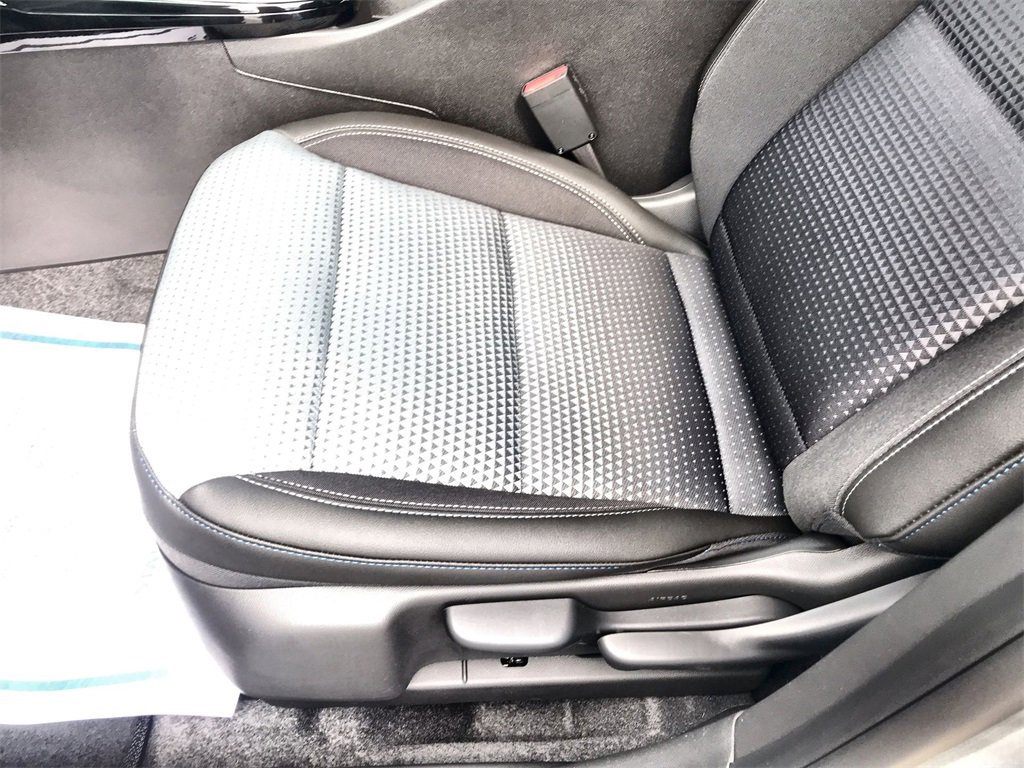 2025 Chevrolet Trax LT photo 12