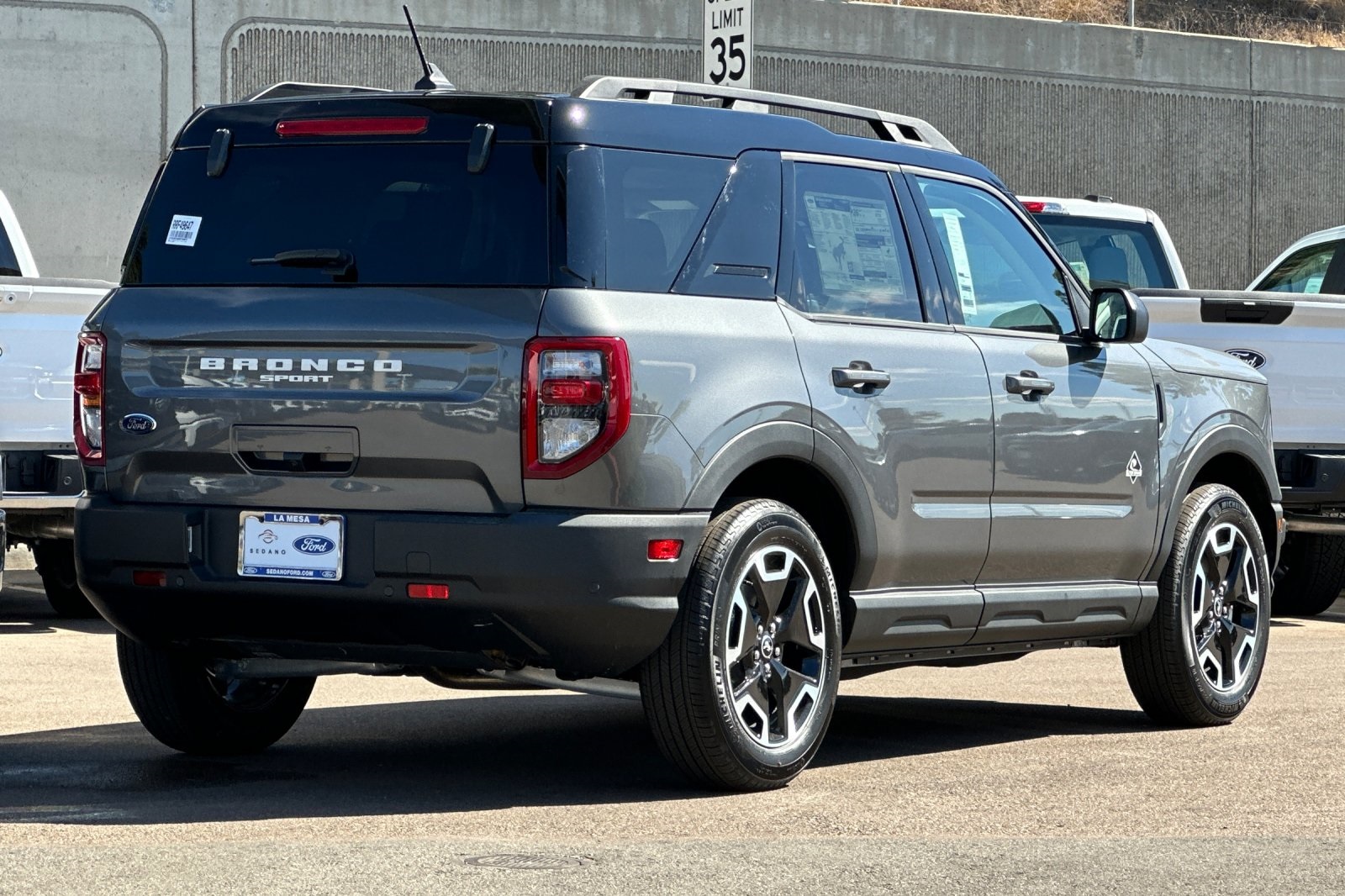 2024 Ford Bronco Sport Outer Banks photo 3