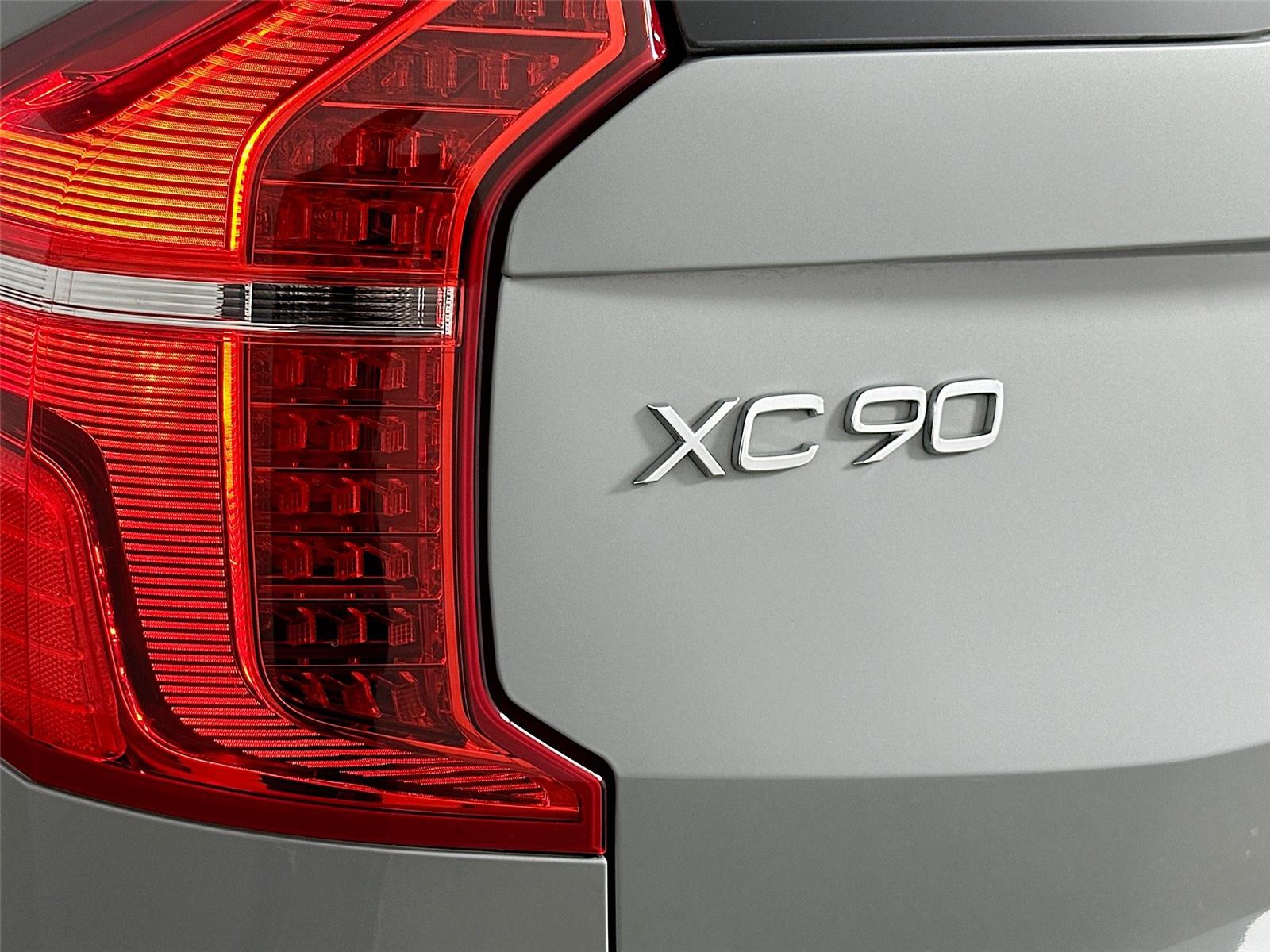 2025 Volvo XC90 photo 36