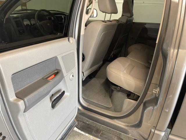 2008 Dodge Ram SLT photo 12