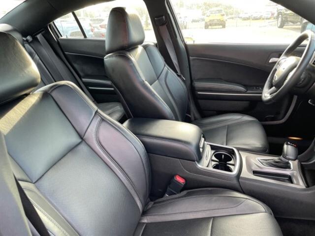 2022 Dodge Charger SXT photo 9
