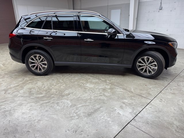 2026 Mercedes Benz GLC 300 4MATIC photo 3