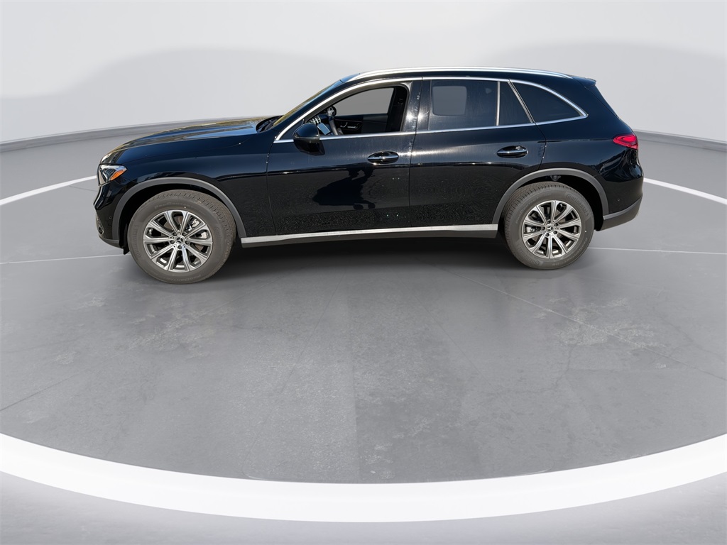2025 Mercedes Benz GLC 300 4MATIC photo 4