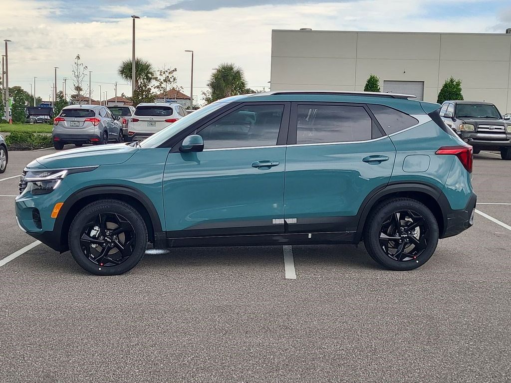 2026 Kia Seltos EX photo 7