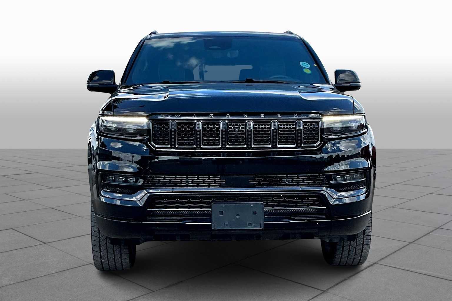 2022 Jeep Grand Wagoneer II photo 2