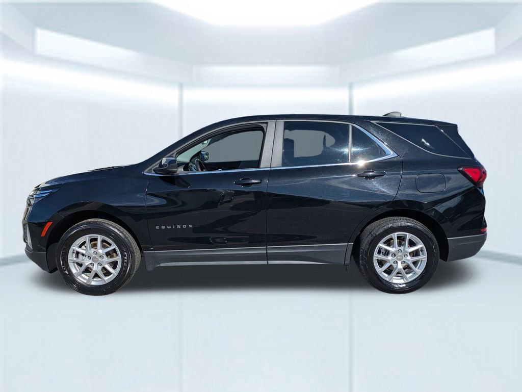 2024 Chevrolet Equinox LT photo 2
