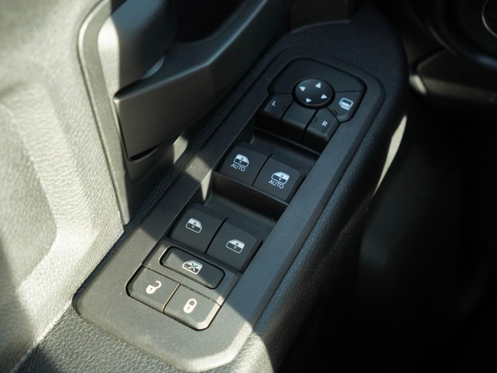 New 2026 Bright White Clear-Coat Exterior Paint RAM Tradesman image 11