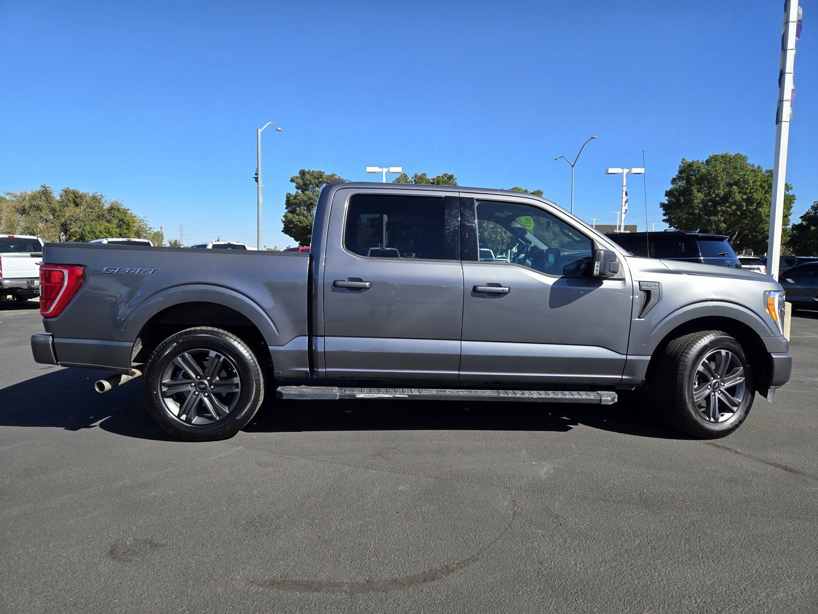 2023 Ford F-150 XLT photo 2