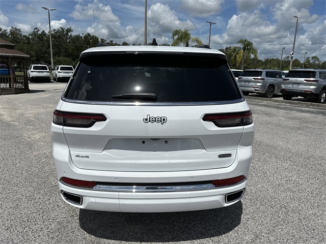 2025 Jeep Grand Cherokee Overland photo 4