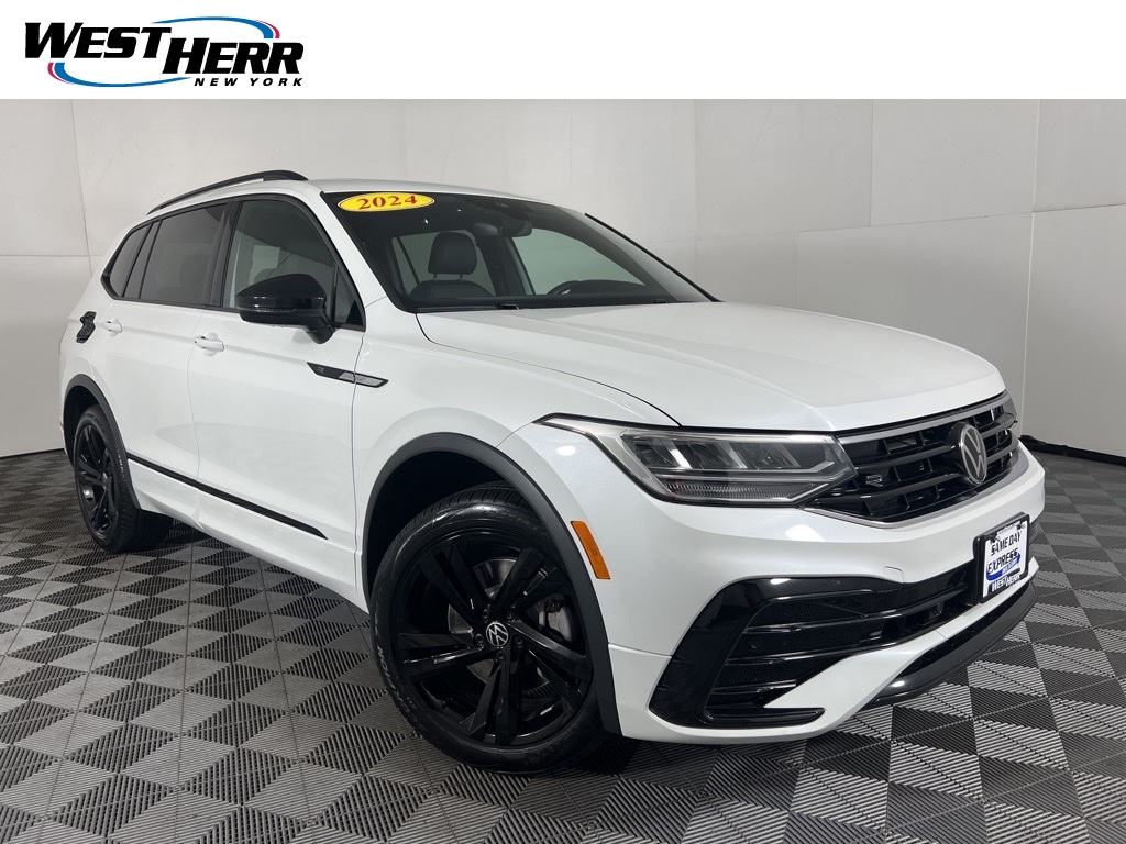 2024 Volkswagen Tiguan SE R-LINE BLACK's photo