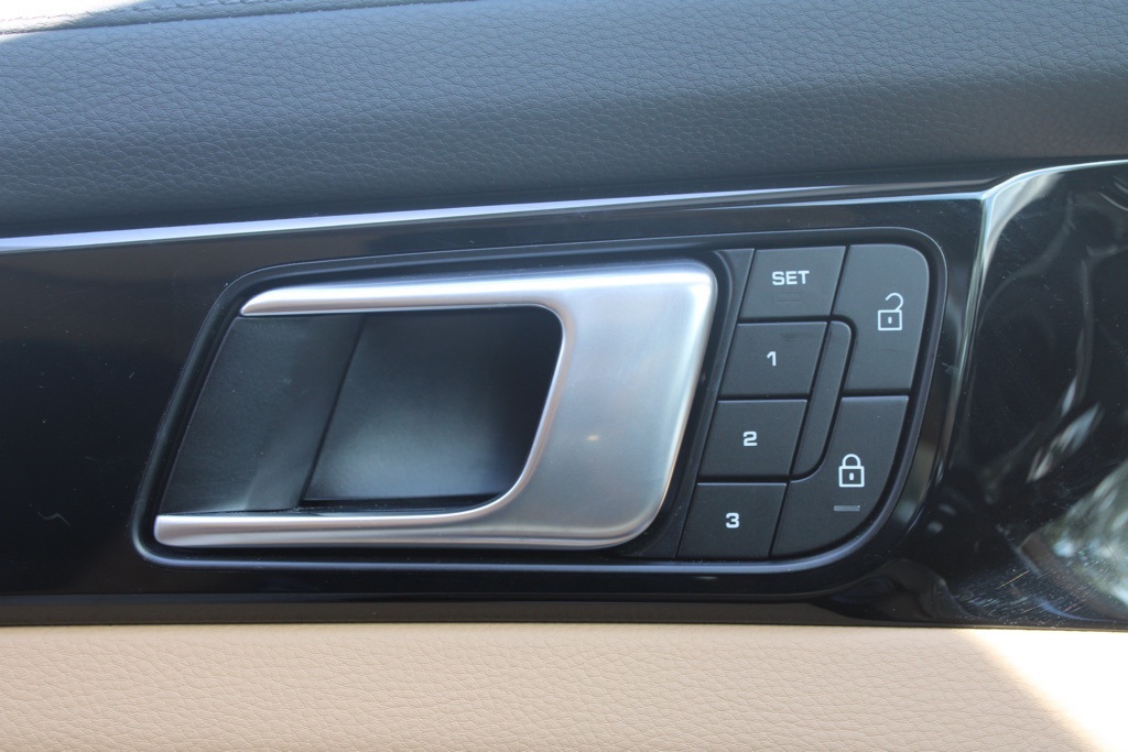 2023 Porsche Panamera E-Hybrid 4 photo 14