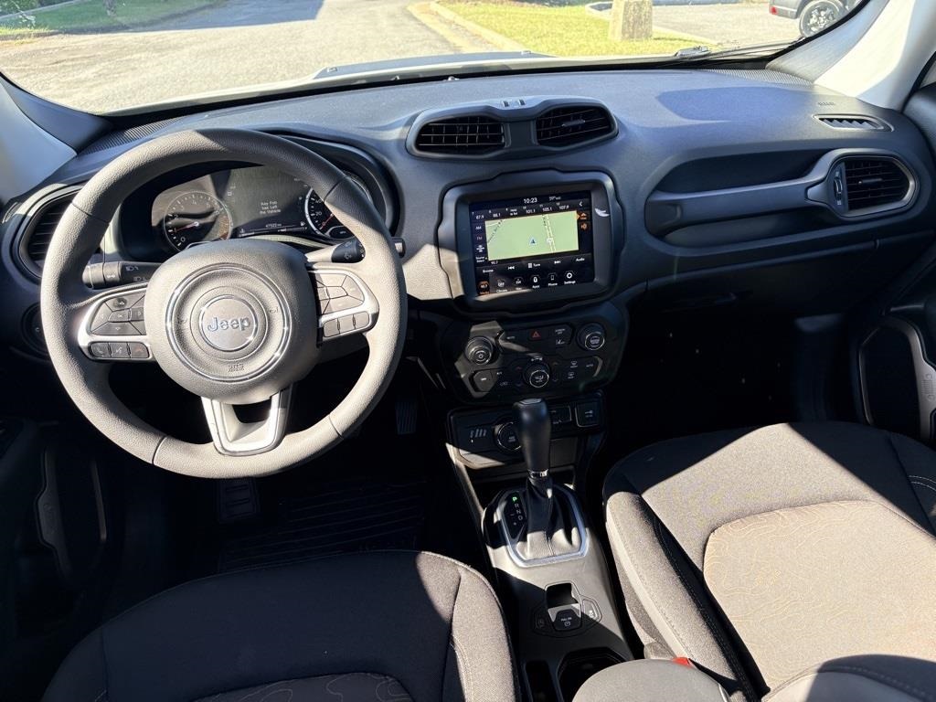 2023 Jeep Renegade Latitude photo 9