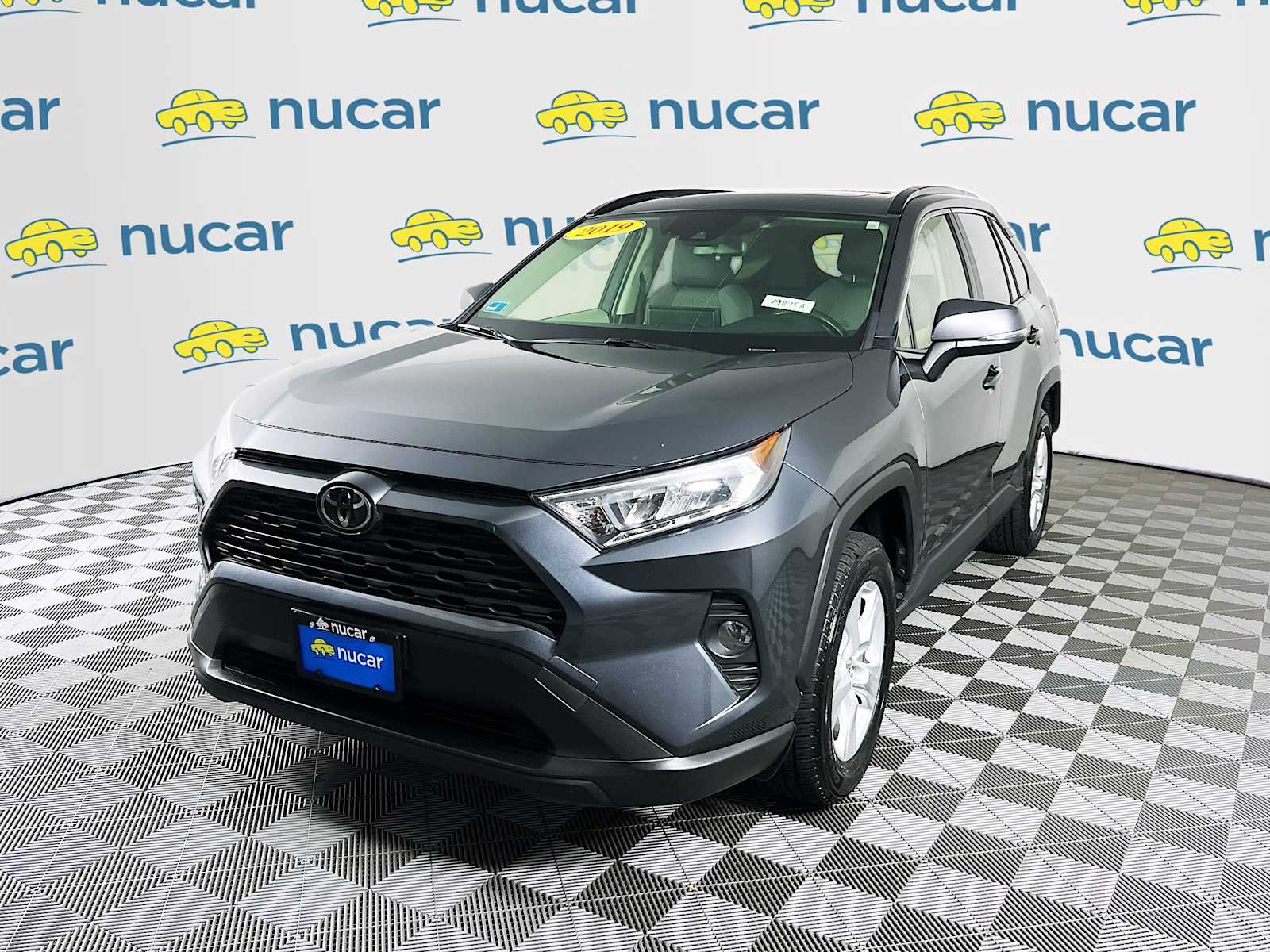 2019 Toyota RAV4 XLE photo 2