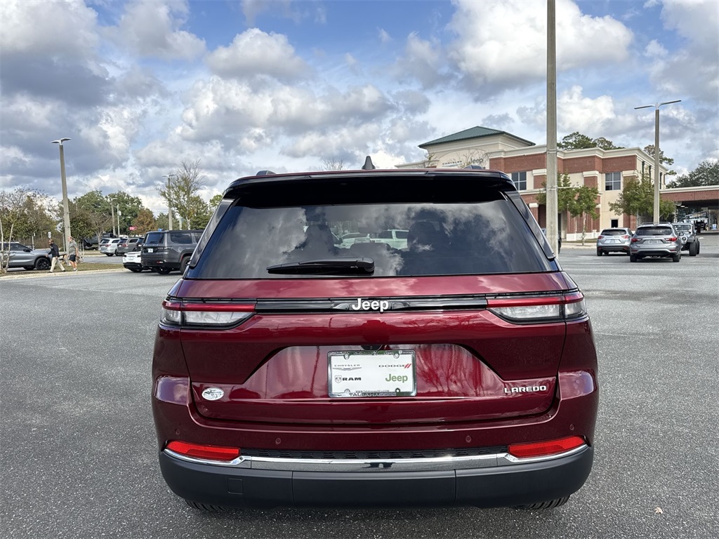 2025 Jeep Grand Cherokee Laredo X photo 4