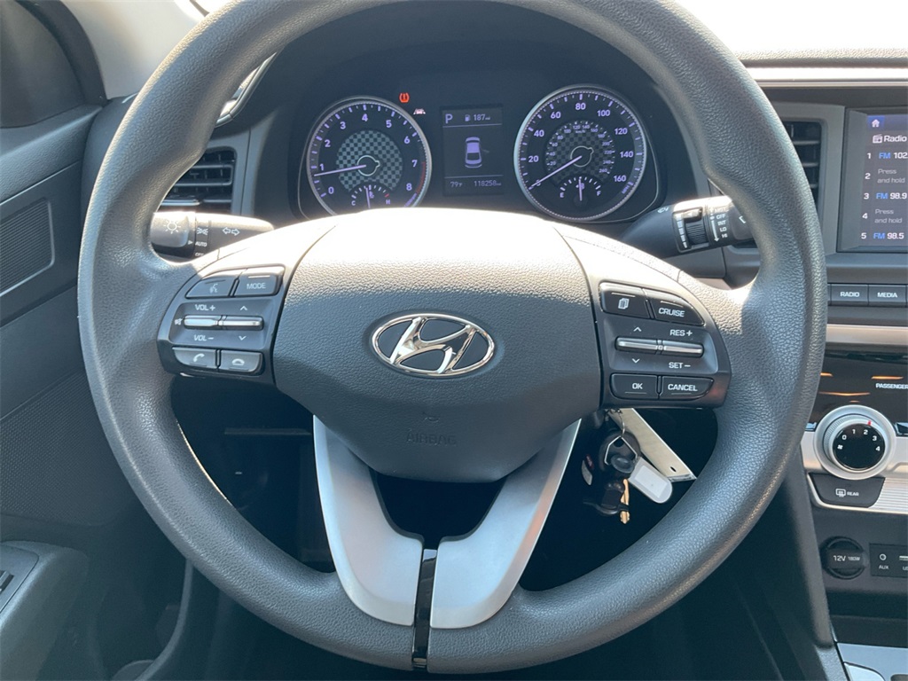 2019 Hyundai Elantra SEL photo 15