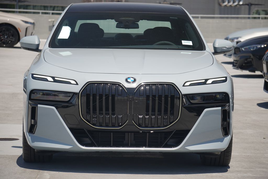 New 2025 Brooklyn Gray Metallic BMW 760i xDrive image 2