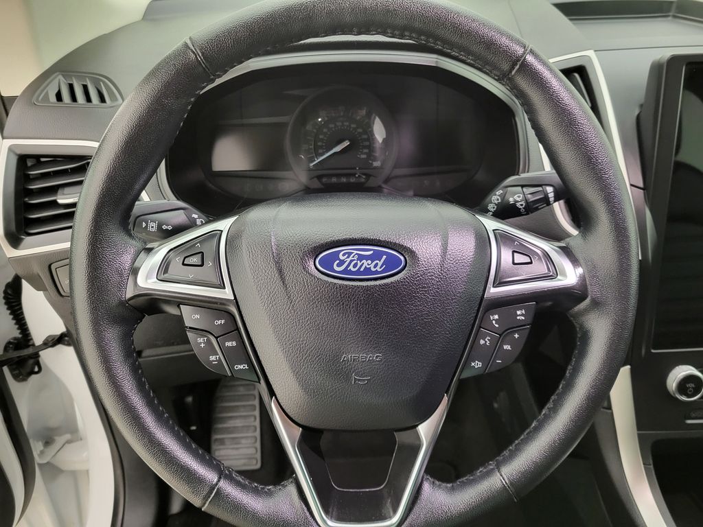 2024 Ford Edge SEL photo 3
