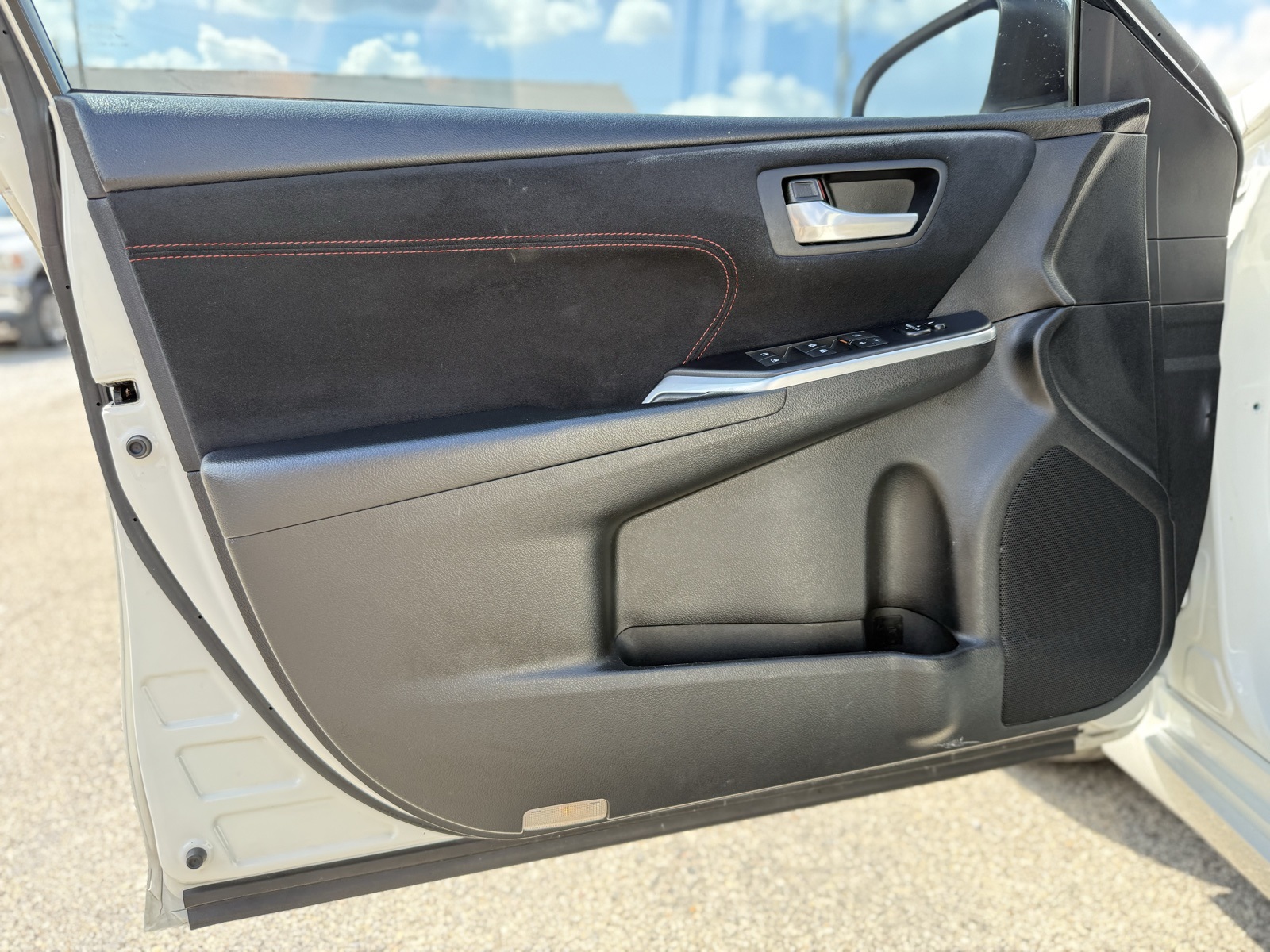 2015 Toyota Camry XSE photo 10