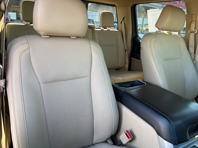 2015 Ford F-150 Lariat photo 38