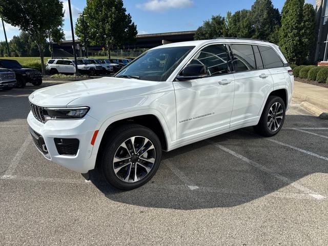 2025 Jeep Grand Cherokee Overland's photo