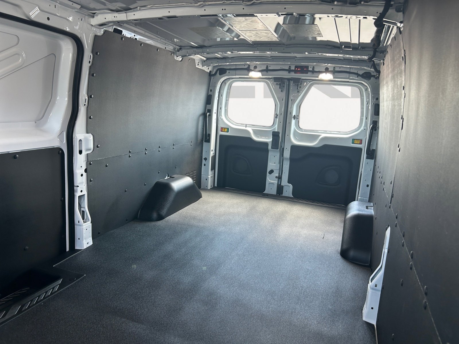 2025 Ford Transit Cargo Van photo 7