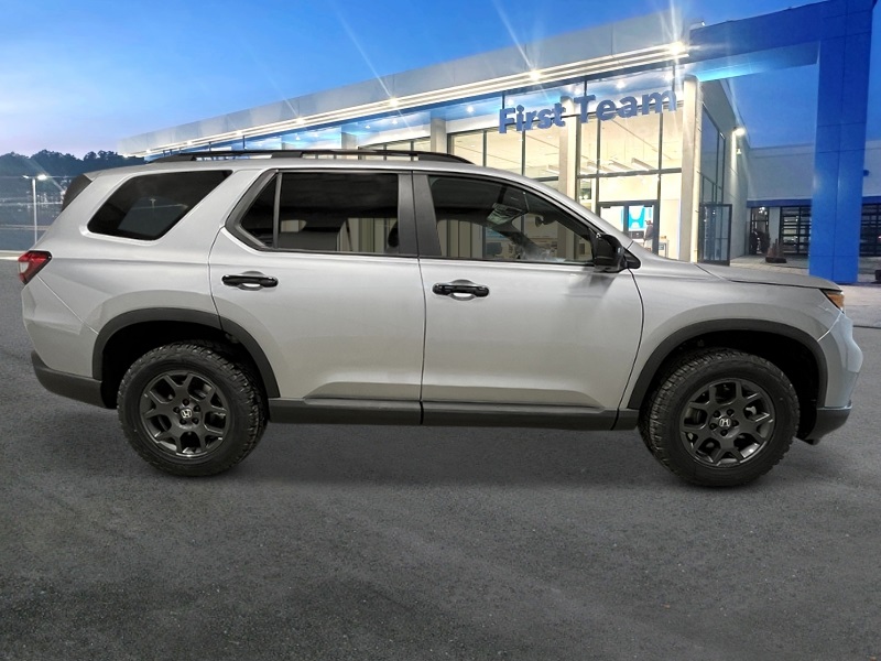2025 Honda Pilot TrailSport photo 4