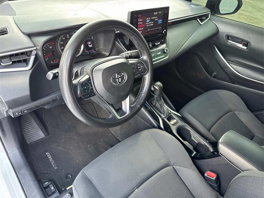 2022 Toyota Corolla SE photo 17
