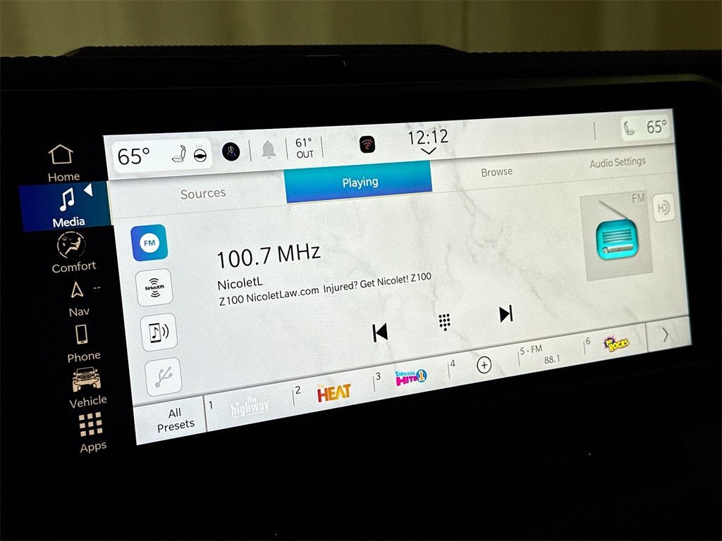 2025 Jeep Wrangler Sahara photo 24