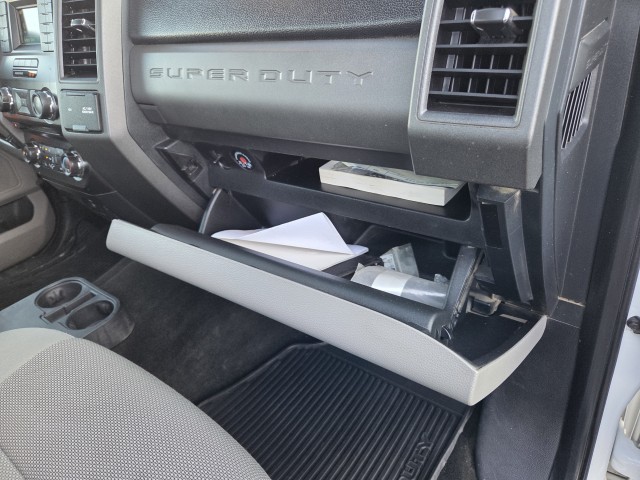 2017 Ford F-350 Platinum photo 39