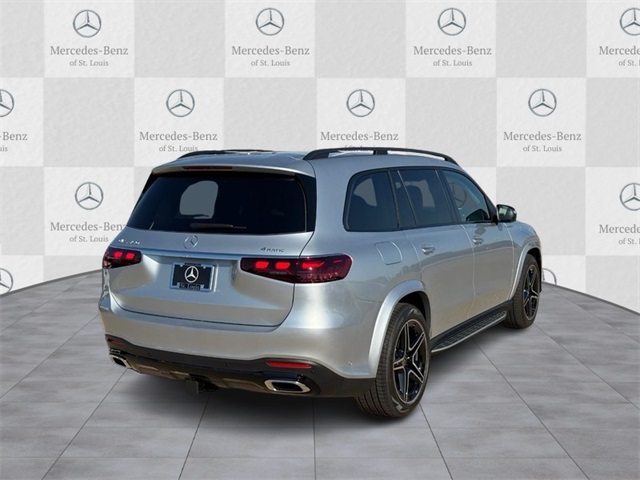 2026 Mercedes Benz GLS 450 4MATIC photo 3