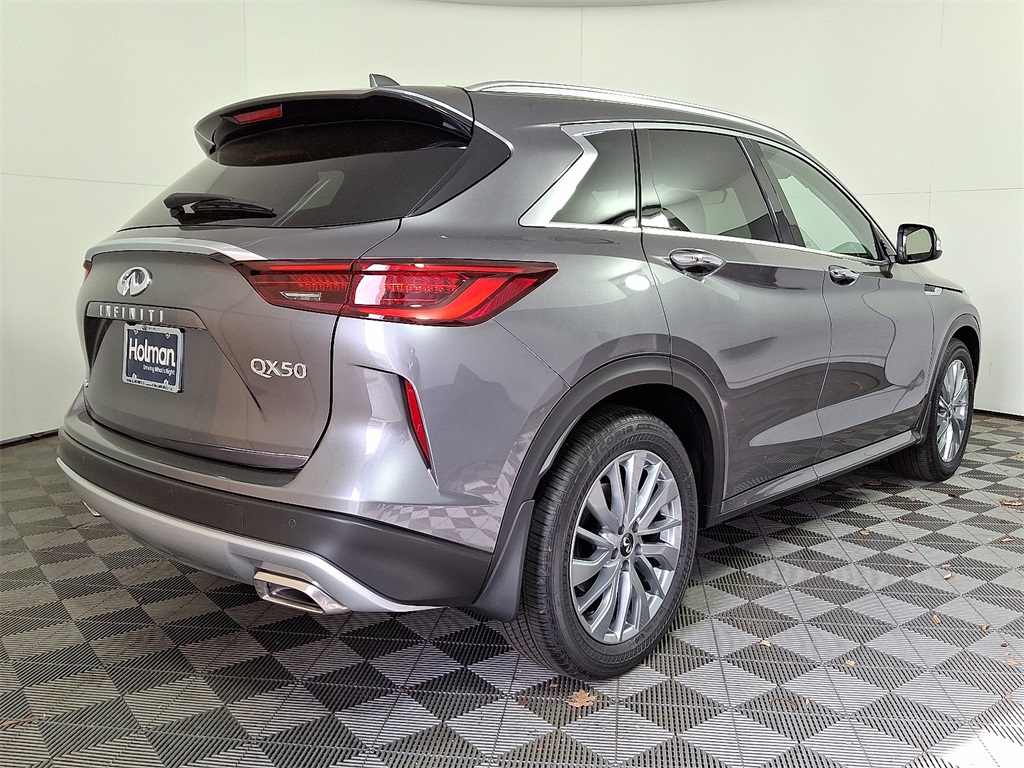 2025 Infiniti QX50 Luxe AWD photo 4