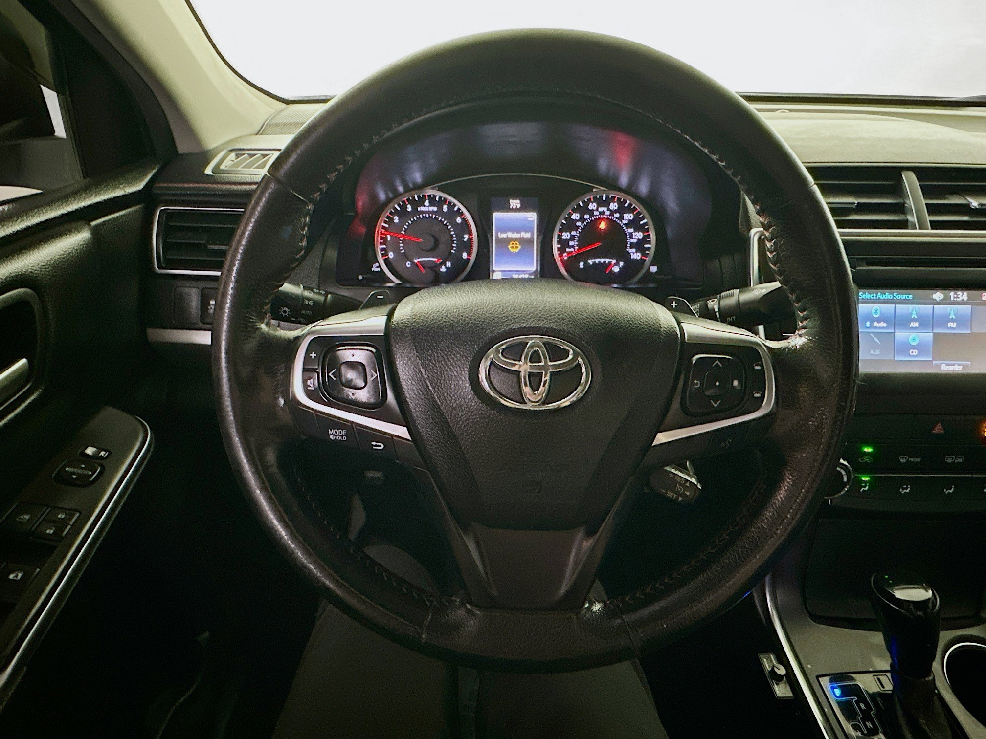 2015 Toyota Camry SE photo 11