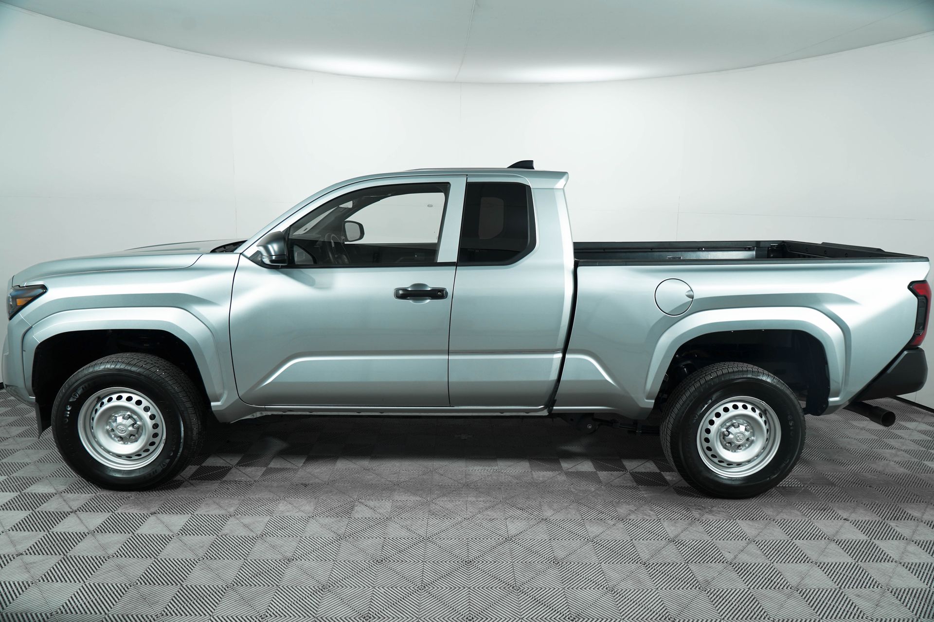 2025 Toyota Tacoma SR 4x4 photo 4