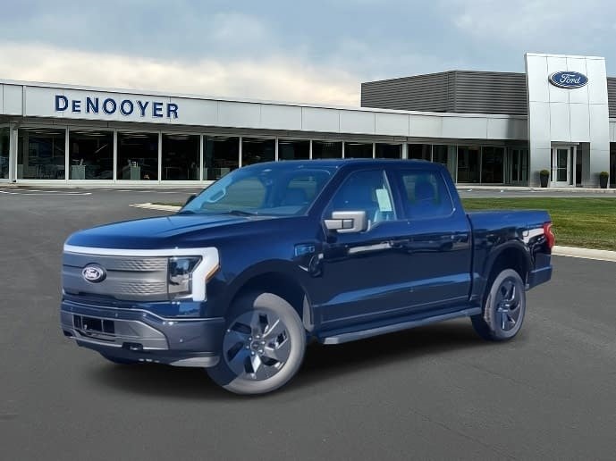 2025 Ford F-150 Lightning Flash's photo