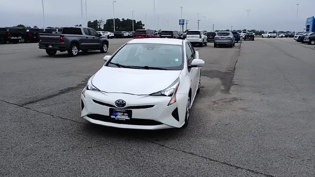 2018 Toyota Prius Four photo 2