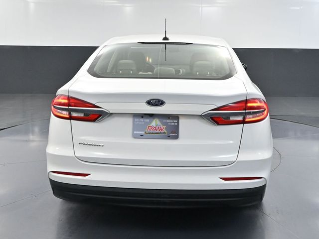 2019 Ford Fusion S photo 4