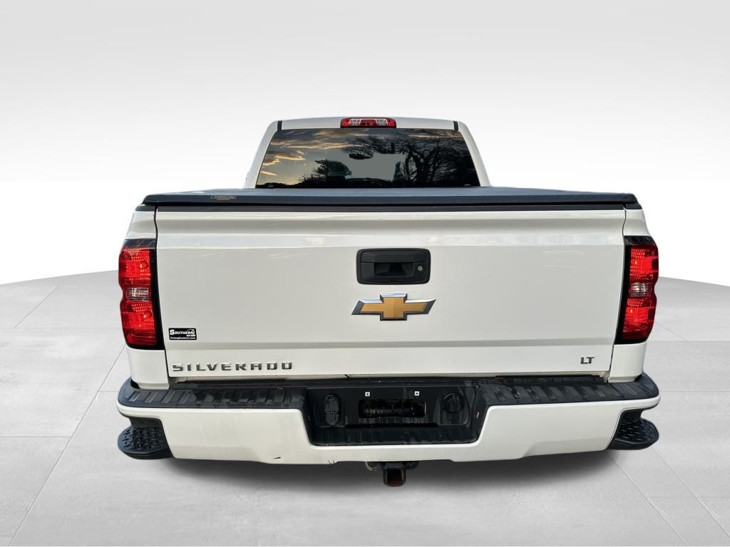 2017 Chevrolet Silverado 1500 LT photo 4