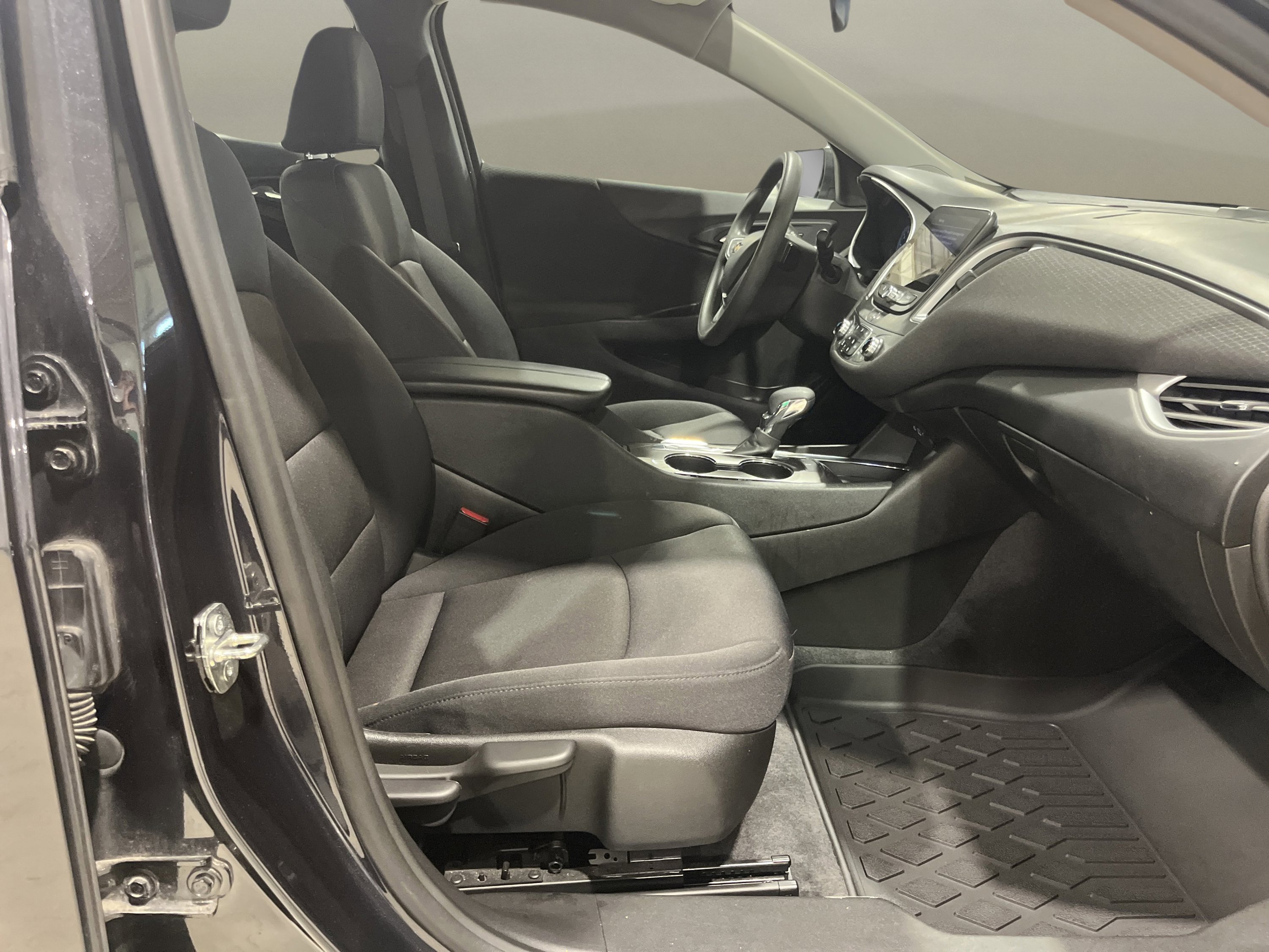 2023 Chevrolet Malibu 1LT photo 13