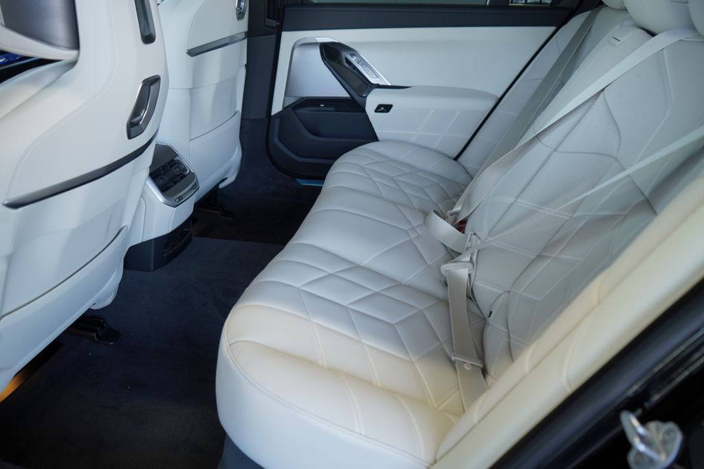 2025 Bmw 760i 760i xDrive photo 14