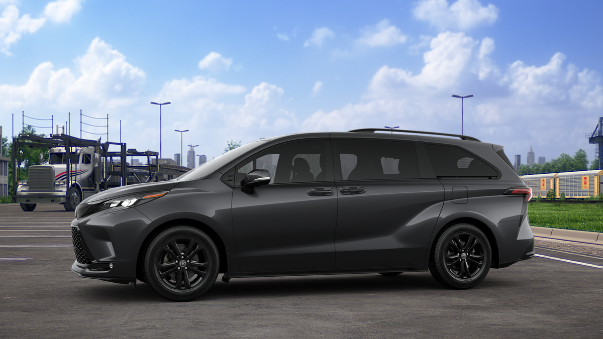 2025 Toyota Sienna XSE photo 3